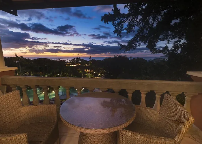 El Diria 301 Penthouse- Ocean View 3 Bedroom Condo