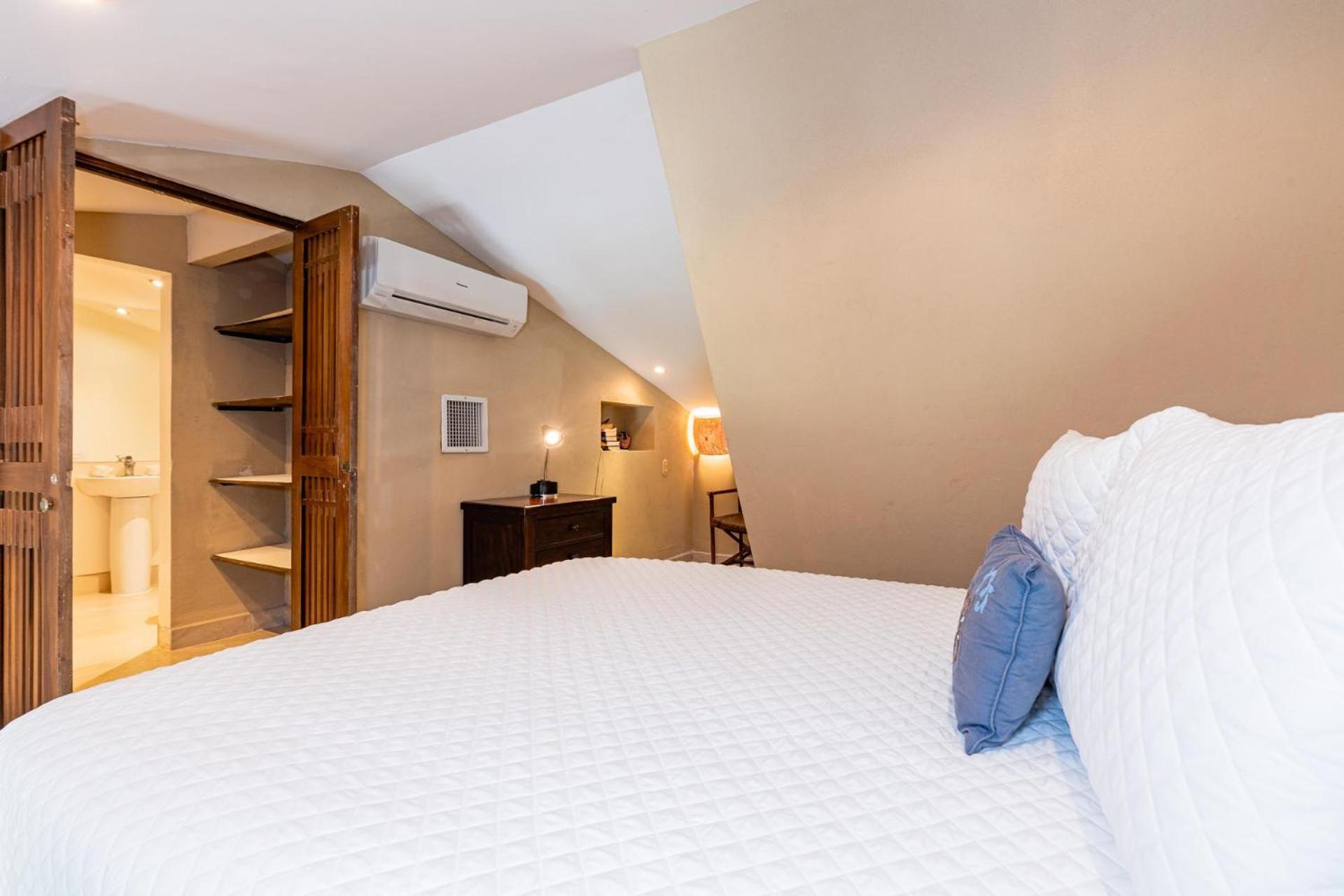 El Diria 301 Penthouse- Ocean View 3 Bedroom *